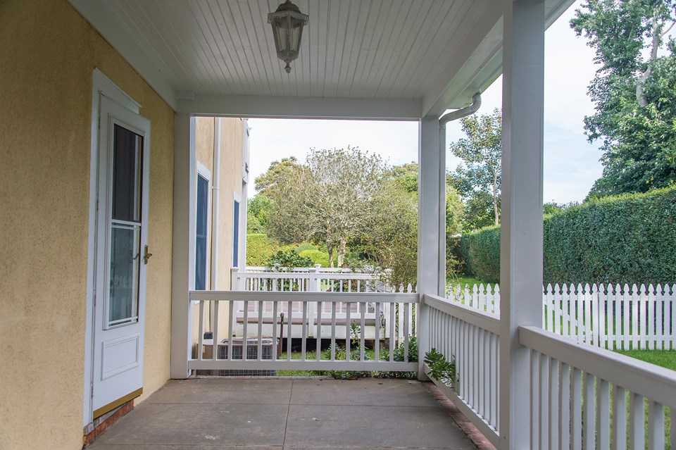 HamptonsReal Estate property listing