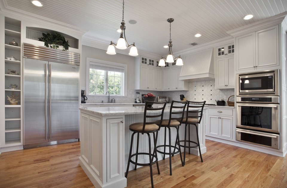 gourmet eat-in kitchen--opens into the great room