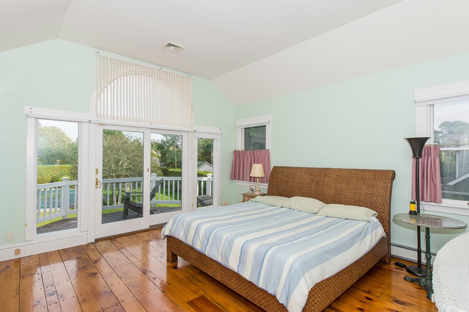 master suite with balcony