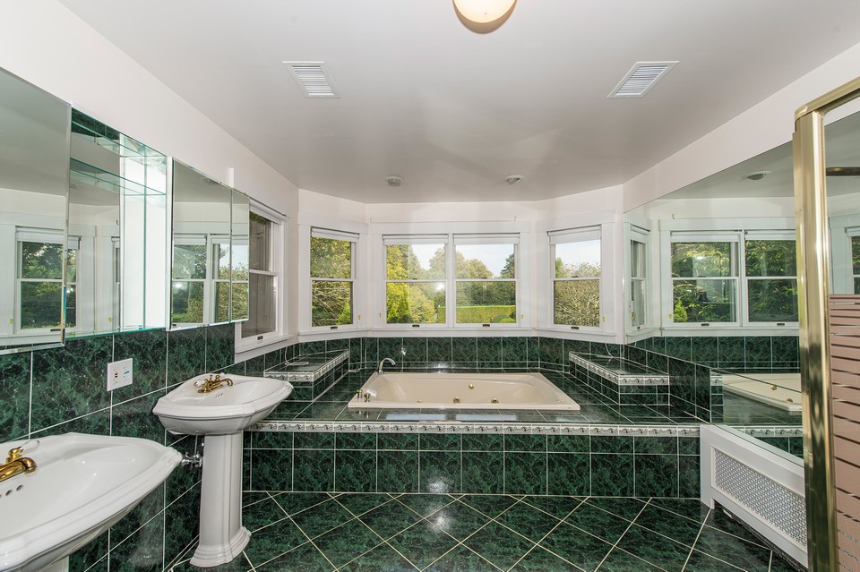 master bathroom with jacuzzi tub